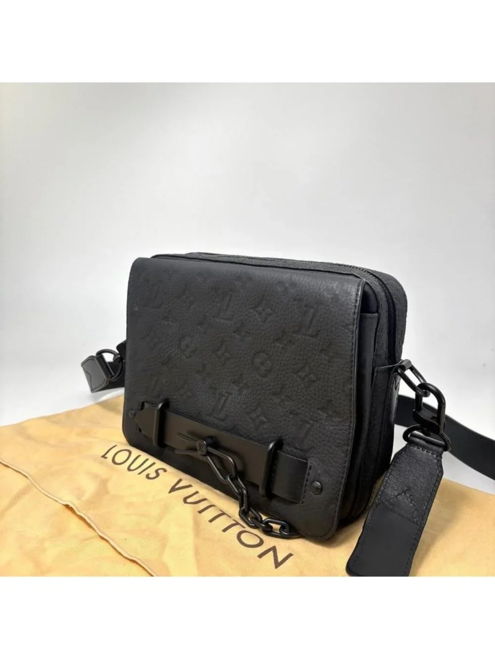 Louis Vuitton Taurillon Monogram Steamer Messengerbag